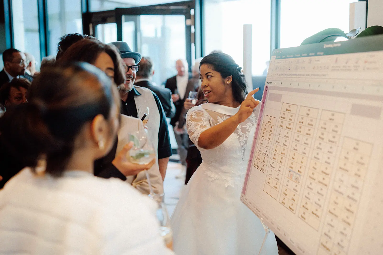 Urban Wedding in Düsseldorf – Tiana & Daniel feiern zwischen Altstadt und Forty Four 62 251004 TIANADANIEL FZ9A2348
